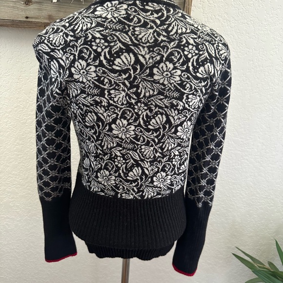 Krimson Klover Black & White Floral Zip-Front Women's Sweater with Red Trim M - Picture 2 of 8